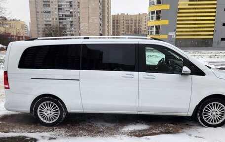 Mercedes-Benz V-Класс, 2017 год, 5 100 000 рублей, 4 фотография