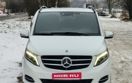 Mercedes-Benz V-Класс, 2017 год, 5 100 000 рублей, 2 фотография