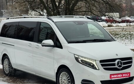 Mercedes-Benz V-Класс, 2017 год, 5 100 000 рублей, 3 фотография