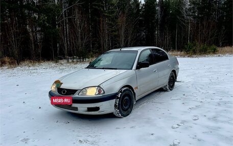 Toyota Avensis III рестайлинг, 2002 год, 170 000 рублей, 4 фотография