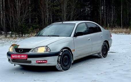 Toyota Avensis III рестайлинг, 2002 год, 170 000 рублей, 3 фотография