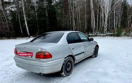 Toyota Avensis III рестайлинг, 2002 год, 170 000 рублей, 15 фотография