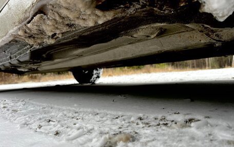 Toyota Avensis III рестайлинг, 2002 год, 170 000 рублей, 30 фотография