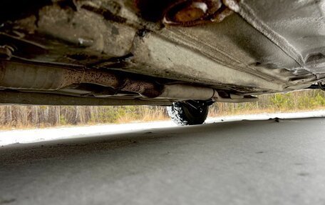 Toyota Avensis III рестайлинг, 2002 год, 170 000 рублей, 32 фотография