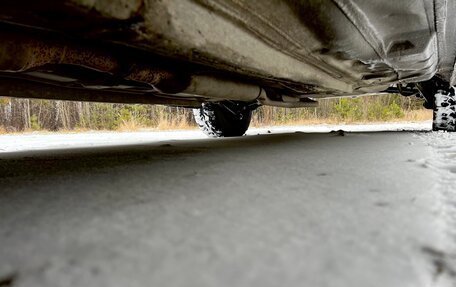 Toyota Avensis III рестайлинг, 2002 год, 170 000 рублей, 33 фотография