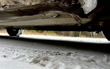 Toyota Avensis III рестайлинг, 2002 год, 170 000 рублей, 34 фотография