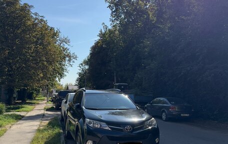 Toyota RAV4, 2015 год, 2 400 000 рублей, 2 фотография