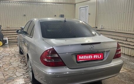 Mercedes-Benz E-Класс, 2005 год, 950 000 рублей, 6 фотография