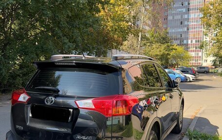 Toyota RAV4, 2015 год, 2 400 000 рублей, 3 фотография