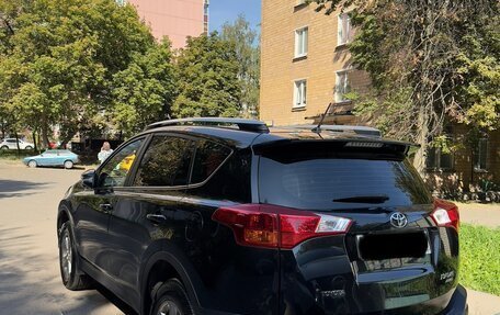 Toyota RAV4, 2015 год, 2 400 000 рублей, 4 фотография