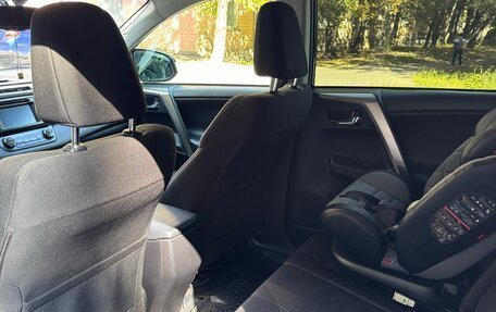 Toyota RAV4, 2015 год, 2 400 000 рублей, 9 фотография