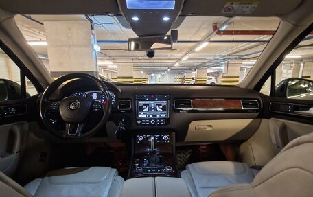 Volkswagen Touareg III, 2015 год, 2 950 000 рублей, 6 фотография