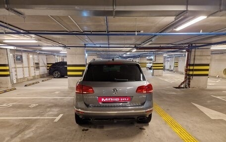 Volkswagen Touareg III, 2015 год, 2 950 000 рублей, 4 фотография