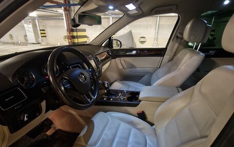 Volkswagen Touareg III, 2015 год, 2 950 000 рублей, 12 фотография