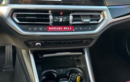 BMW 3 серия, 2022 год, 3 200 000 рублей, 13 фотография