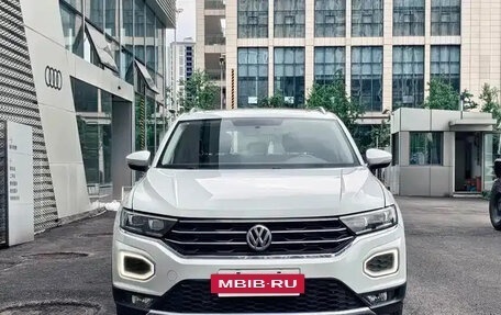 Volkswagen T-Roc I, 2021 год, 1 610 143 рублей, 2 фотография