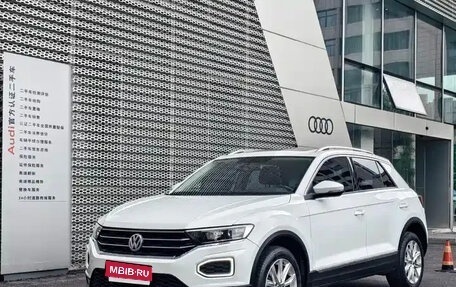 Volkswagen T-Roc I, 2021 год, 1 610 143 рублей, 1 фотография