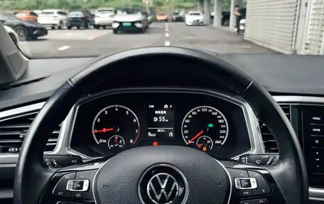 Volkswagen T-Roc I, 2021 год, 1 610 143 рублей, 13 фотография