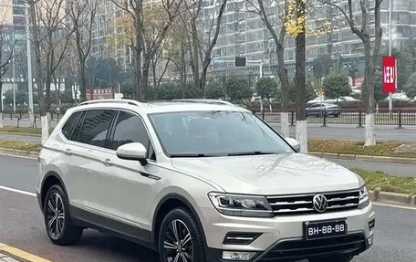 Volkswagen Tiguan II, 2021 год, 2 010 143 рублей, 3 фотография