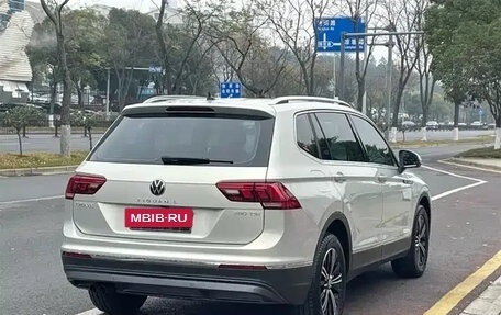 Volkswagen Tiguan II, 2021 год, 2 010 143 рублей, 6 фотография