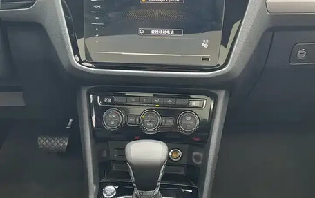 Volkswagen Tiguan II, 2021 год, 2 010 143 рублей, 14 фотография