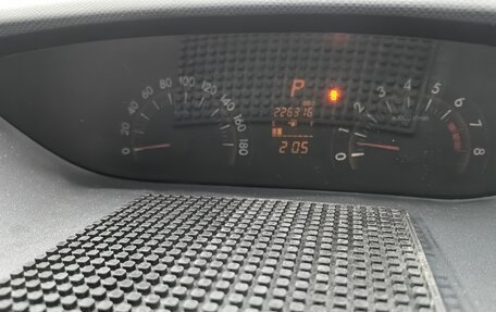 Toyota Ractis I, 2007 год, 585 000 рублей, 11 фотография