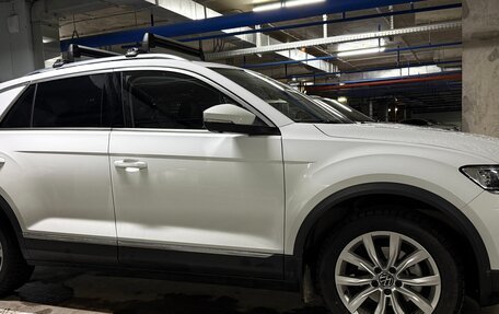 Volkswagen T-Roc I, 2021 год, 2 150 000 рублей, 2 фотография