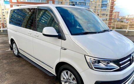 Volkswagen Multivan T6 рестайлинг, 2019 год, 6 000 000 рублей, 3 фотография