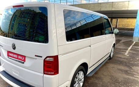Volkswagen Multivan T6 рестайлинг, 2019 год, 6 000 000 рублей, 4 фотография