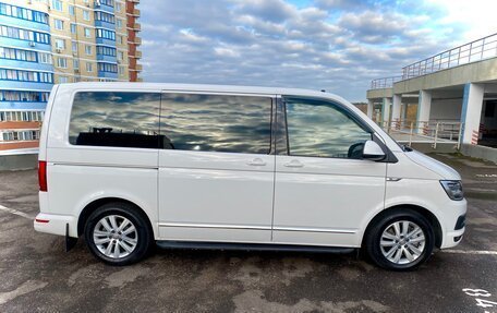 Volkswagen Multivan T6 рестайлинг, 2019 год, 6 000 000 рублей, 10 фотография