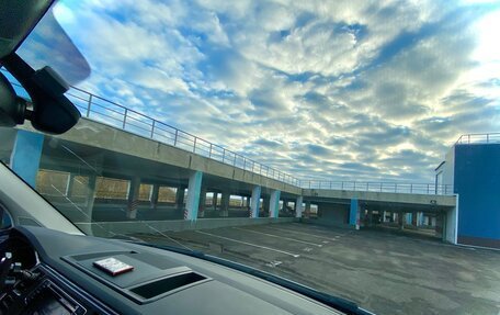 Volkswagen Multivan T6 рестайлинг, 2019 год, 6 000 000 рублей, 11 фотография