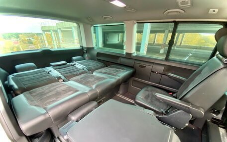 Volkswagen Multivan T6 рестайлинг, 2019 год, 6 000 000 рублей, 13 фотография