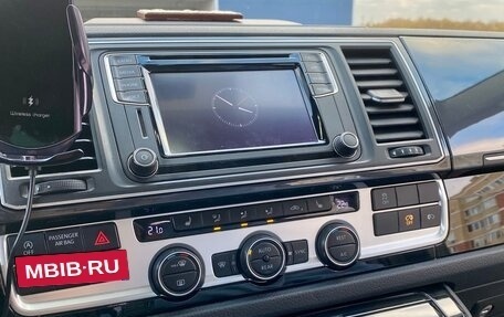 Volkswagen Multivan T6 рестайлинг, 2019 год, 6 000 000 рублей, 16 фотография