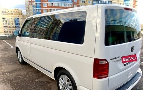 Volkswagen Multivan T6 рестайлинг, 2019 год, 6 000 000 рублей, 7 фотография