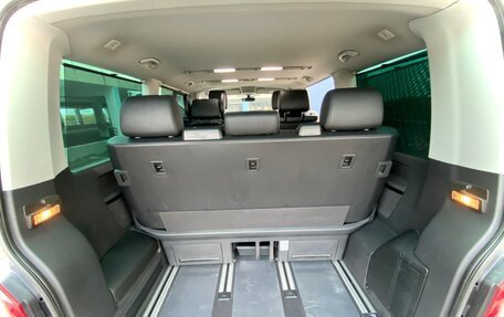 Volkswagen Multivan T6 рестайлинг, 2019 год, 6 000 000 рублей, 20 фотография