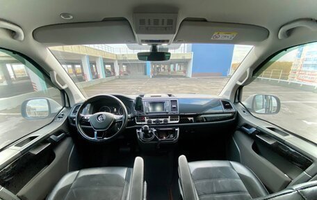 Volkswagen Multivan T6 рестайлинг, 2019 год, 6 000 000 рублей, 19 фотография