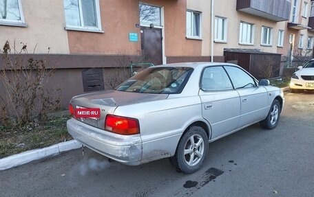 Toyota Vista, 1987 год, 250 000 рублей, 2 фотография