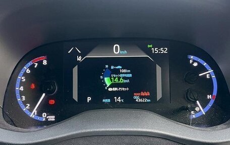 Toyota Yaris Cross, 2022 год, 1 710 777 рублей, 34 фотография