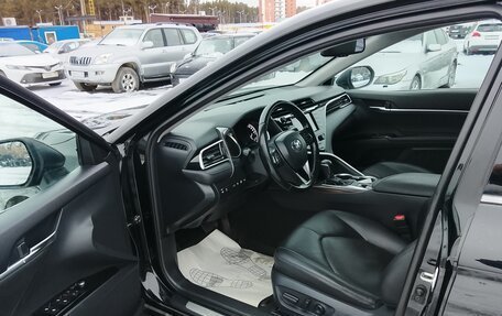 Toyota Camry, 2019 год, 2 395 000 рублей, 13 фотография