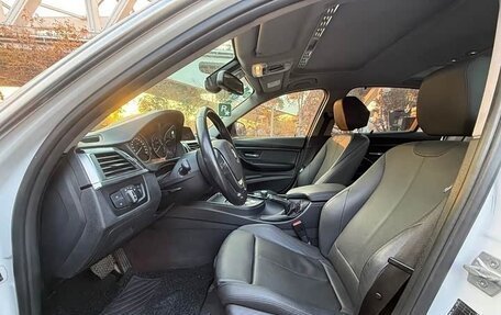 BMW 3 серия, 2019 год, 1 715 000 рублей, 15 фотография