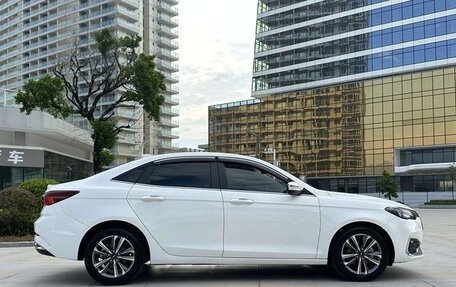 Ford Escort, 2021 год, 1 190 000 рублей, 10 фотография