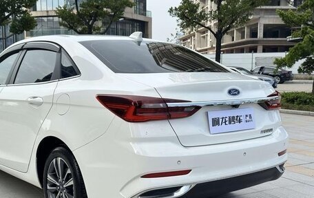 Ford Escort, 2021 год, 1 190 000 рублей, 6 фотография