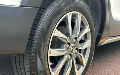 Toyota Yaris XP150 рестайлинг, 2022 год, 1 450 000 рублей, 10 фотография