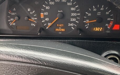 Mercedes-Benz C-Класс, 1994 год, 250 000 рублей, 2 фотография