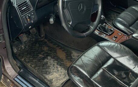 Mercedes-Benz C-Класс, 1994 год, 250 000 рублей, 13 фотография