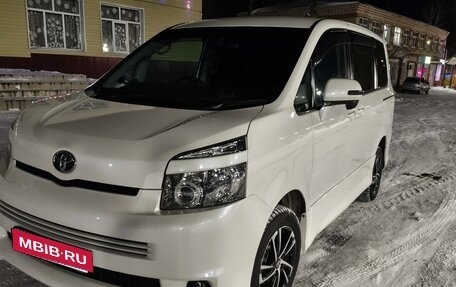 Toyota Voxy II, 2007 год, 1 550 000 рублей, 1 фотография