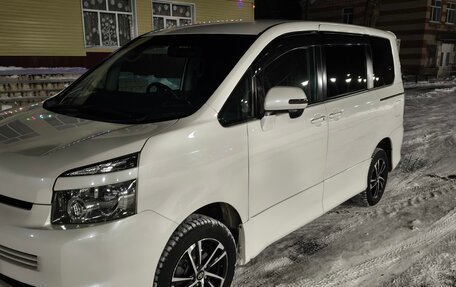 Toyota Voxy II, 2007 год, 1 550 000 рублей, 4 фотография