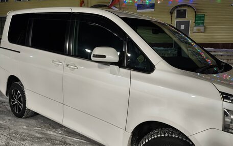 Toyota Voxy II, 2007 год, 1 550 000 рублей, 11 фотография