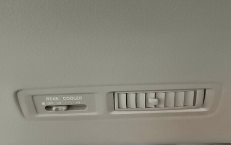 Toyota Voxy II, 2007 год, 1 550 000 рублей, 22 фотография