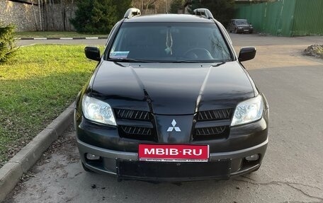 Mitsubishi Outlander III рестайлинг 3, 2005 год, 670 000 рублей, 1 фотография